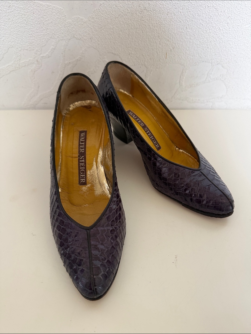 Walter Steiger Purple Snakeskin Pointed 2 Inch Heel Pump Vintage Size 5